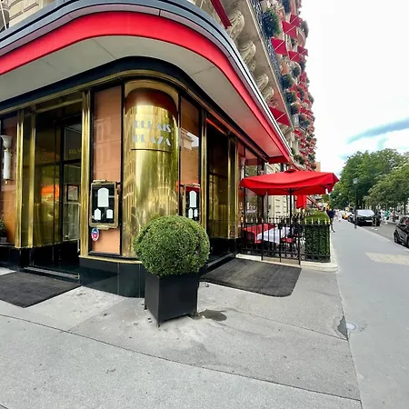 Tour Eiffel Montaigne Apartment Paris