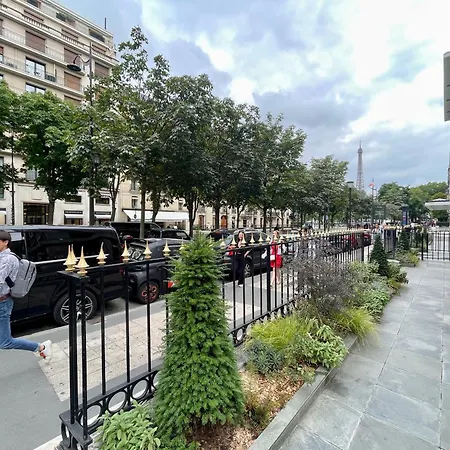 Tour Eiffel Montaigne דירה