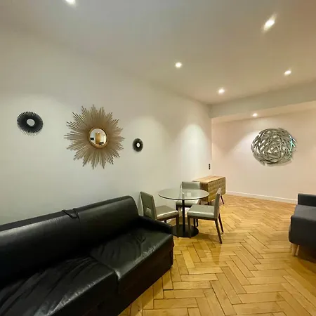 Appartement Tour Eiffel Montaigne