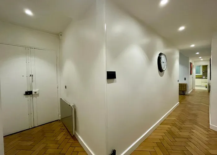 Apartamento Tour Eiffel Montaigne Paris