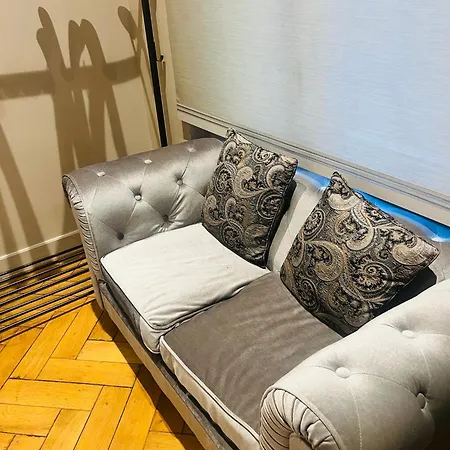 Tour Eiffel Montaigne Appartement *