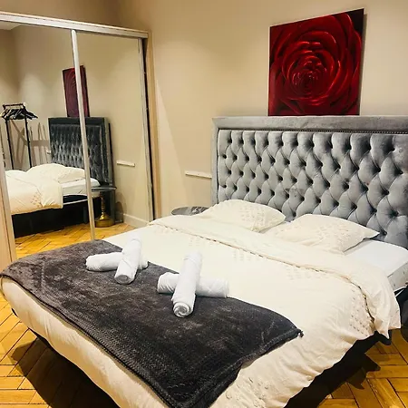 Tour Eiffel Montaigne Appartement