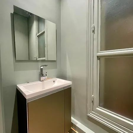 Apartament Tour Eiffel Montaigne Paryż