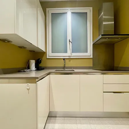 Apartament Tour Eiffel Montaigne *
